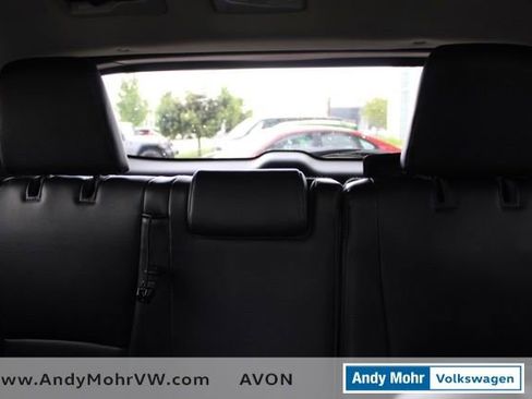 Used 2021 Toyota Highlander XLE AWD/4WD image 30