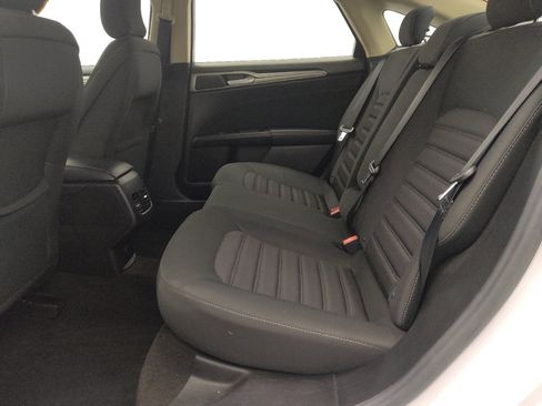 Used 2019 Ford Fusion SE FWD image 18