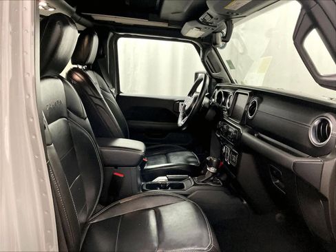 Used 2023 Jeep Wrangler Sahara w/ Cold Weather Group image 11