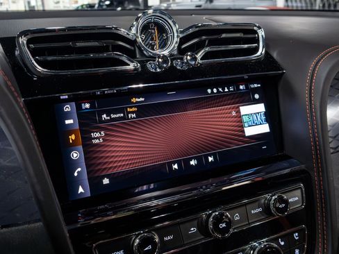 Used 2021 Bentley Bentayga Speed AWD/4WD image 10