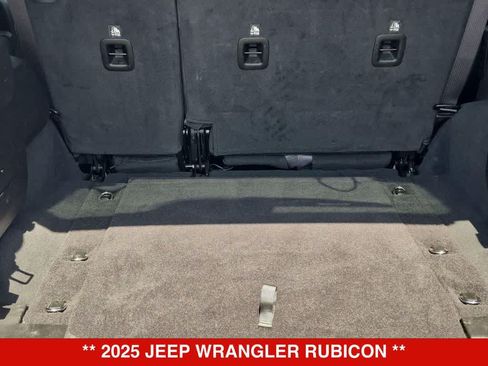 Used 2025 Jeep Wrangler Unlimited Rubicon AWD/4WD image 31
