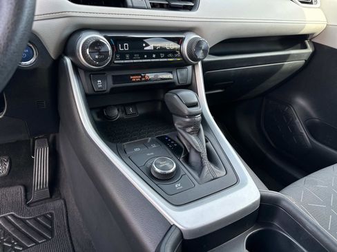 Used 2020 Toyota RAV4 XLE image 26