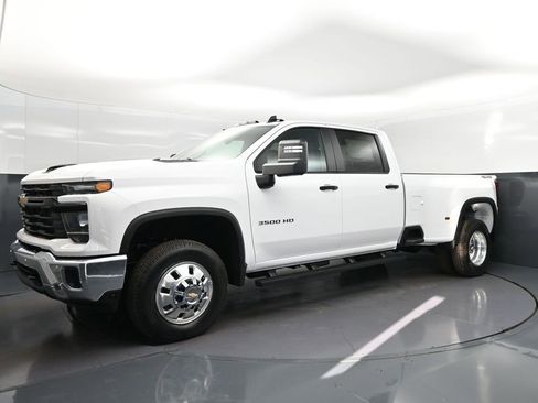 New 2026 Chevrolet Silverado 3500 W/T AWD/4WD image 3
