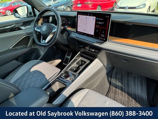 Certified 2025 Volkswagen Tiguan SEL R-Line AWD/4WD image 30