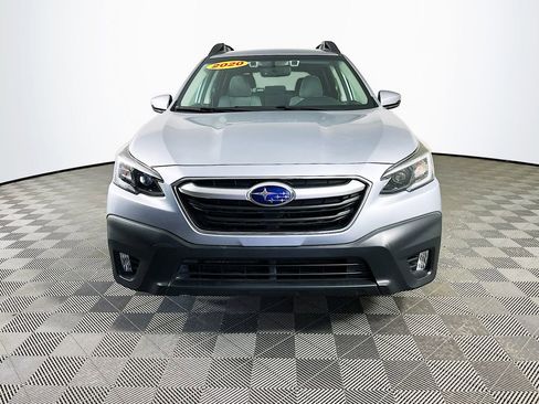 Used 2020 Subaru Outback Premium image 4