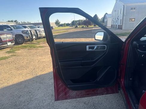 Used 2020 Ford Explorer XLT AWD/4WD image 20