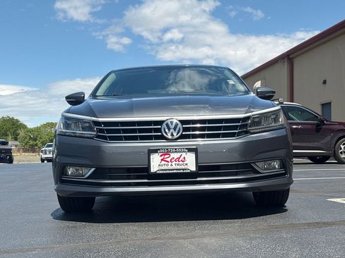 Used 2018 Volkswagen Passat 2.0T SE FWD image 58