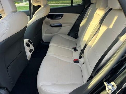 Used 2024 Mercedes-Benz GLC 300 image 19
