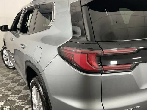Used 2025 GMC Acadia Elevation w/ Elevation Premium Package FWD image 36