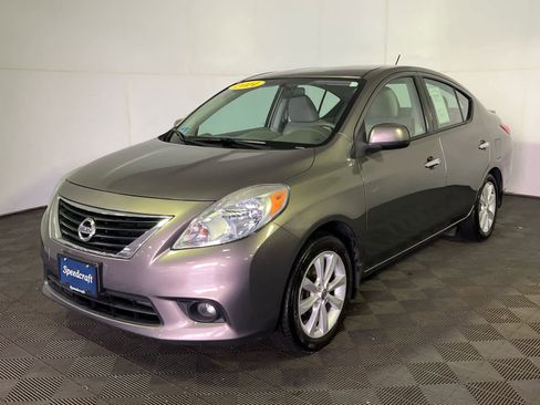 Used 2014 Nissan Versa SL w/ Tech Package image 3