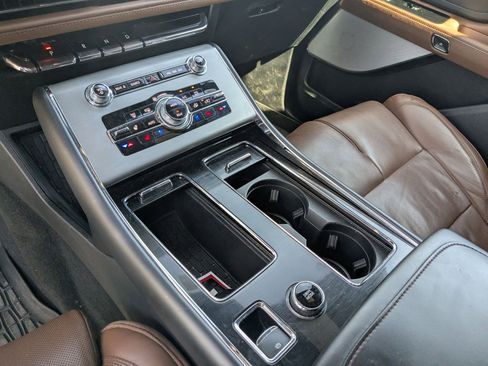 Used 2023 Lincoln Aviator Reserve w/ Equipment Group 201A image 19