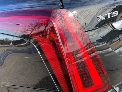 Used 2023 Cadillac XT5 Premium Luxury image 32