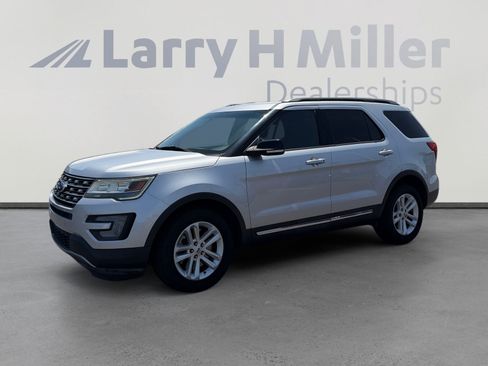 Used 2017 Ford Explorer XLT w/ Equipment Group 202A FWD image 1