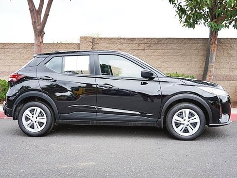 Used 2024 Nissan Kicks S image 7