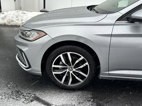 Certified 2025 Volkswagen Jetta SE image 7