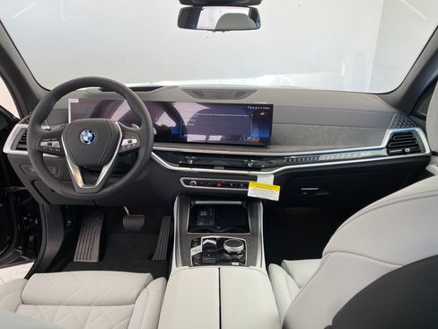 New 2026 BMW X5 xDrive50e w/ Climate Comfort Package image 16