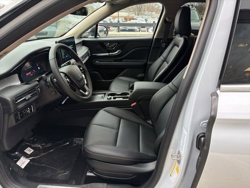 New 2026 Lincoln Corsair Premiere image 9