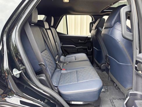 Used 2025 Toyota 4Runner Platinum AWD/4WD image 45