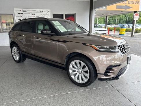 Used 2018 Land Rover Range Rover Velar R-Dynamic SE AWD/4WD image 8