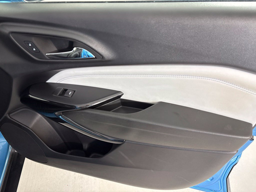 Used 2025 Chevrolet Trax LT FWD image 16