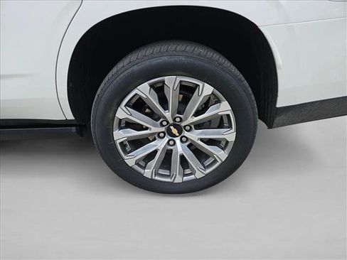 Used 2025 Chevrolet Tahoe High Country image 9
