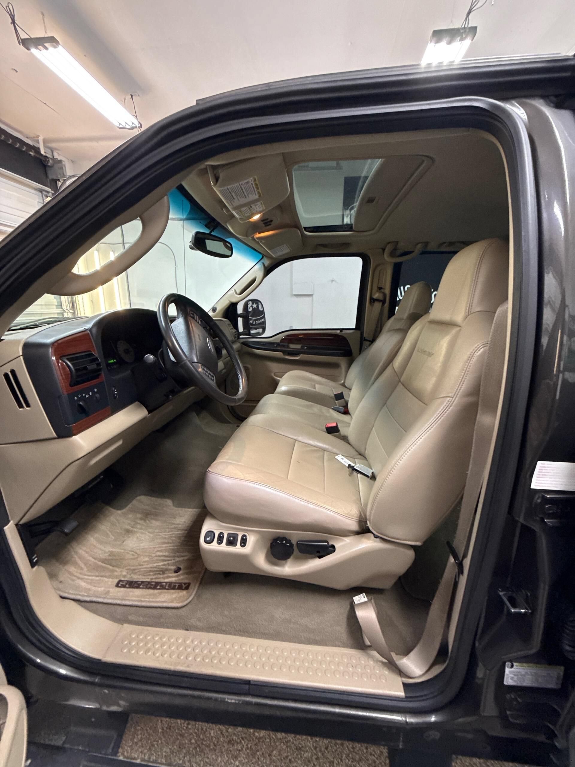 Used 2005 Ford F250 Lariat AWD/4WD image 7