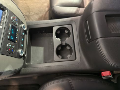 Used 2012 GMC Yukon SLT w/ SLT-2 Equipment Package AWD/4WD image 18