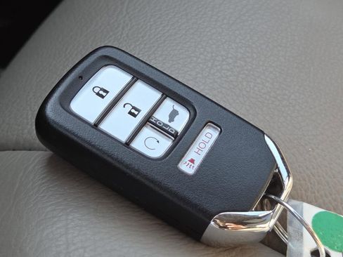 Used 2022 Honda Pilot EX-L image 35