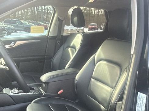 Used 2021 Ford Escape Titanium image 33