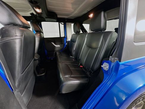 Used 2016 Jeep Wrangler Unlimited Sahara w/ Connectivity Group image 24