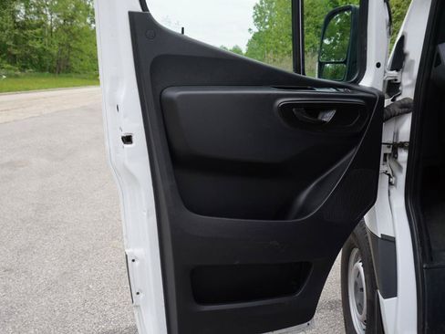 Used 2019 Mercedes-Benz Sprinter 1500 image 22