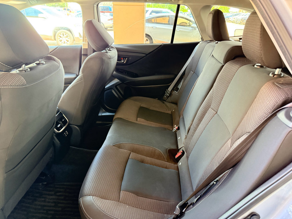 Used 2025 Subaru Outback Premium AWD/4WD image 19