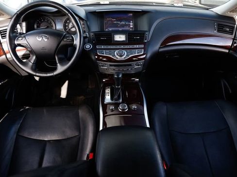 Used 2017 INFINITI Q70 3.7 image 23