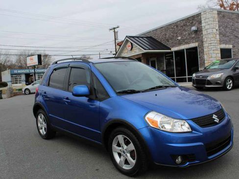 Used 2012 Suzuki SX4 AWD Hatchback image 3