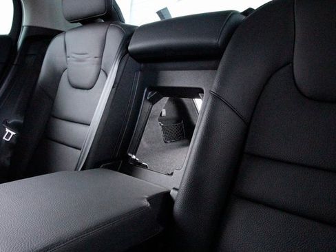 Used 2023 Volvo S60 T8 Plus image 27