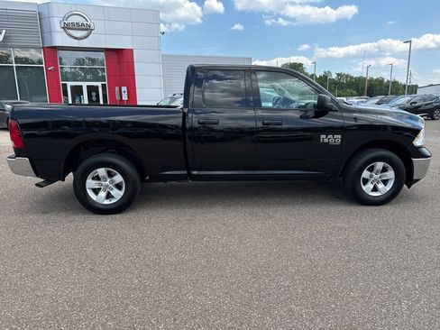 Used 2024 RAM 1500 Classic SLT AWD/4WD image 8