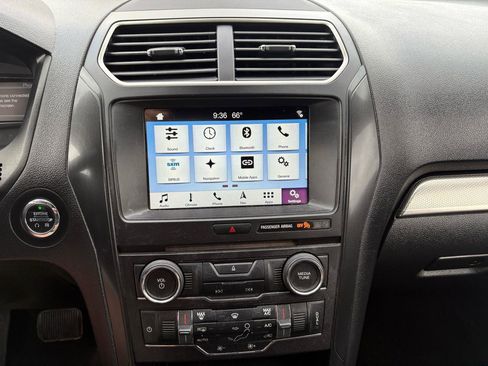 Used 2018 Ford Explorer XLT w/ Equipment Group 201A image 31