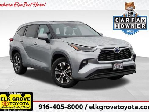 Certified 2023 Toyota Highlander XLE image 1