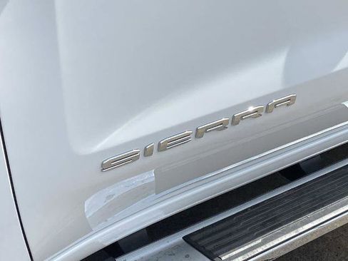 Used 2025 GMC Sierra 1500 SLT w/ SLT Premium Package image 31