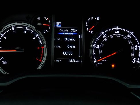 Used 2024 Toyota 4Runner TRD Off-Road Premium AWD/4WD image 36
