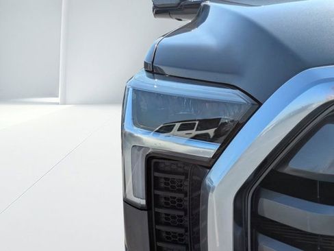 Used 2023 Toyota Tundra Limited image 8