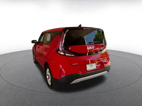 Used 2025 Kia Soul LX w/ LX Technology Package FWD image 10