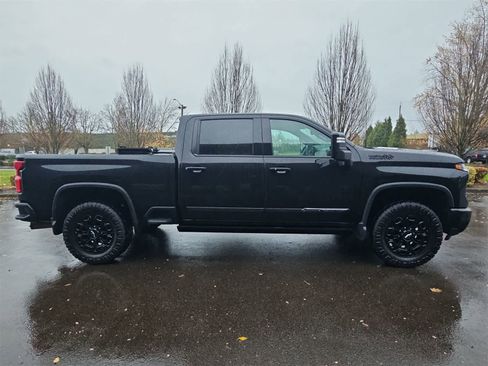 Used 2024 Chevrolet Silverado 2500 High Country w/ High Country Premium Package image 7