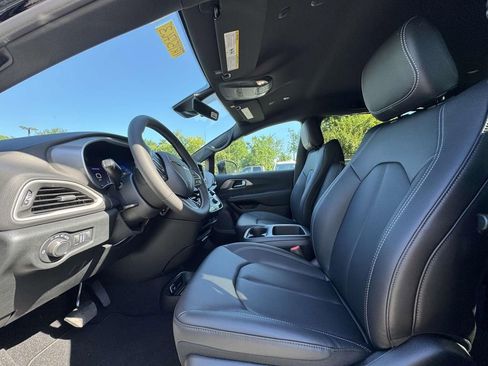 New 2026 Chrysler Voyager LX FWD image 14