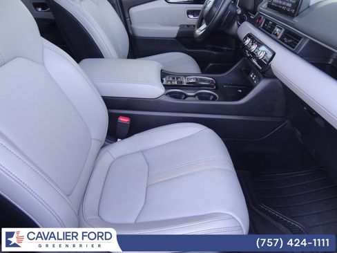 Used 2025 Honda Pilot Touring image 20