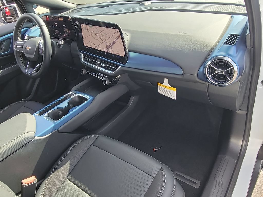 Used 2026 Chevrolet Equinox EV LT FWD image 27
