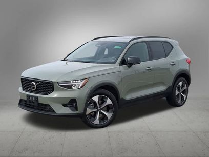 Used 2023 Volvo XC40 B5 Plus w/ Driver Assist Package