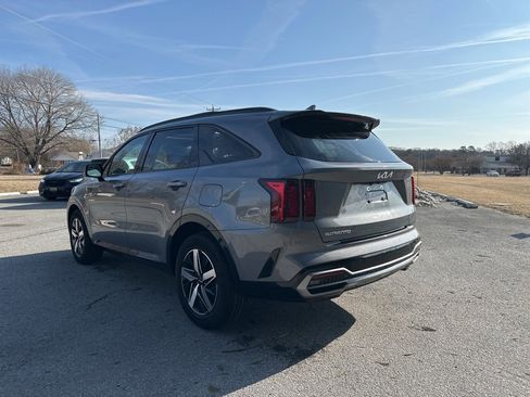 Certified 2023 Kia Sorento S w/ Panoramic Sunroof Package image 7