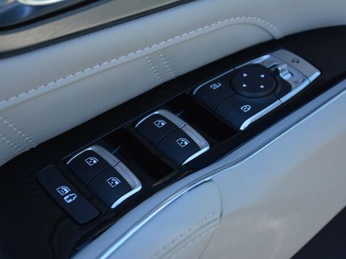 Used 2023 Kia Sorento SX AWD/4WD image 10