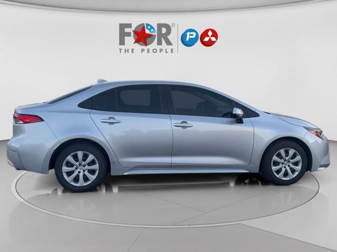 Used 2022 Toyota Corolla LE image 6